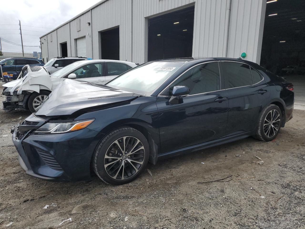 4T1B11HK2JU527299 2018 TOYOTA CAMRY - Image 1