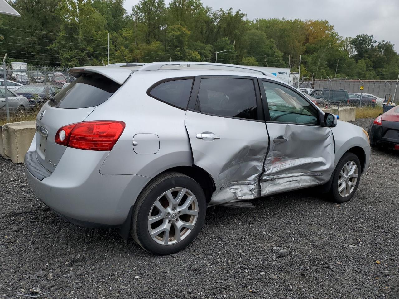 2011 Nissan Rogue - Image 3