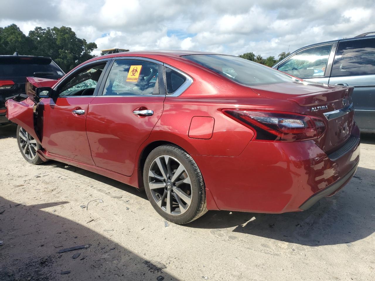 2017 Nissan Altima - Image 2