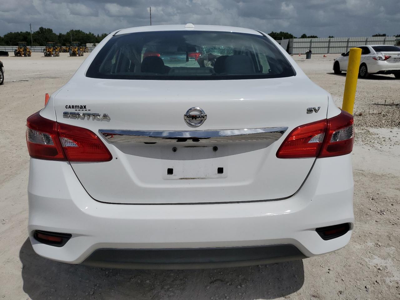 2018 Nissan Sentra S VIN: 3N1AB7APXJL639657 Lot: 70332984