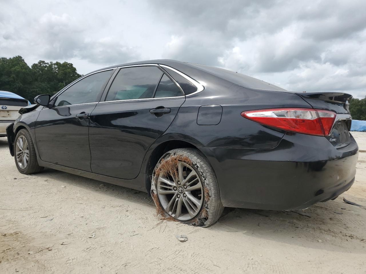 4T1BF1FK7GU602480 2016 TOYOTA CAMRY - Image 2