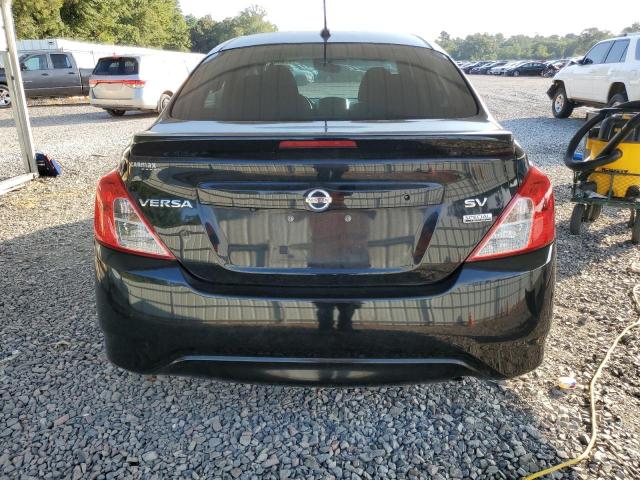  NISSAN VERSA 2019 Czarny