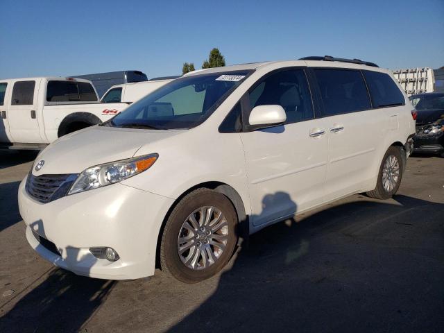 Minivans TOYOTA All Models 2015 White