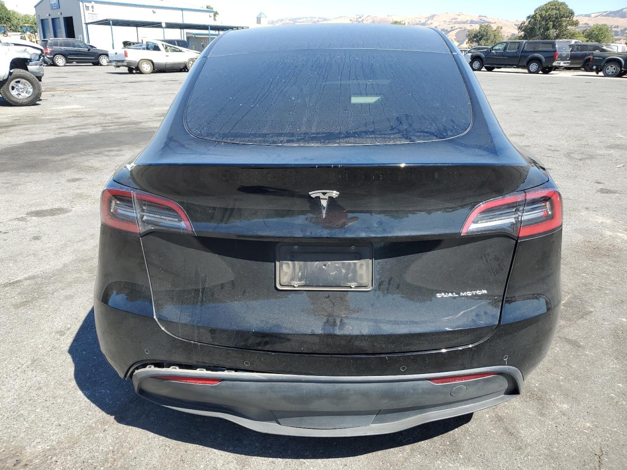 7SAYGAEE8NF570333 2022 Tesla Model Y