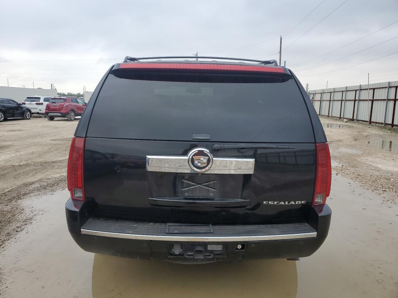 2007 Cadillac Escalade Luxury VIN: 1GYEC63827R408419 Lot: 69856604