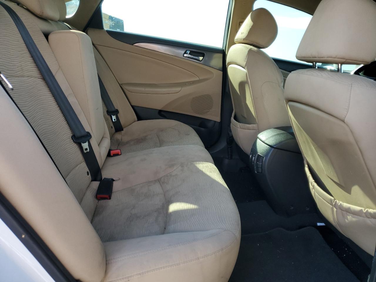 2012 Hyundai Sonata - Image 10