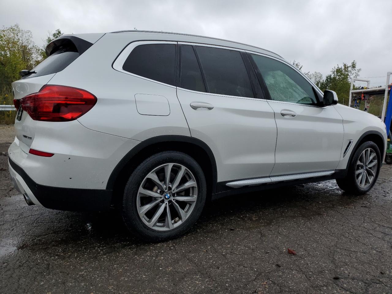 VIN 5UXTR7C56KLE98503 2019 BMW X3 no.3