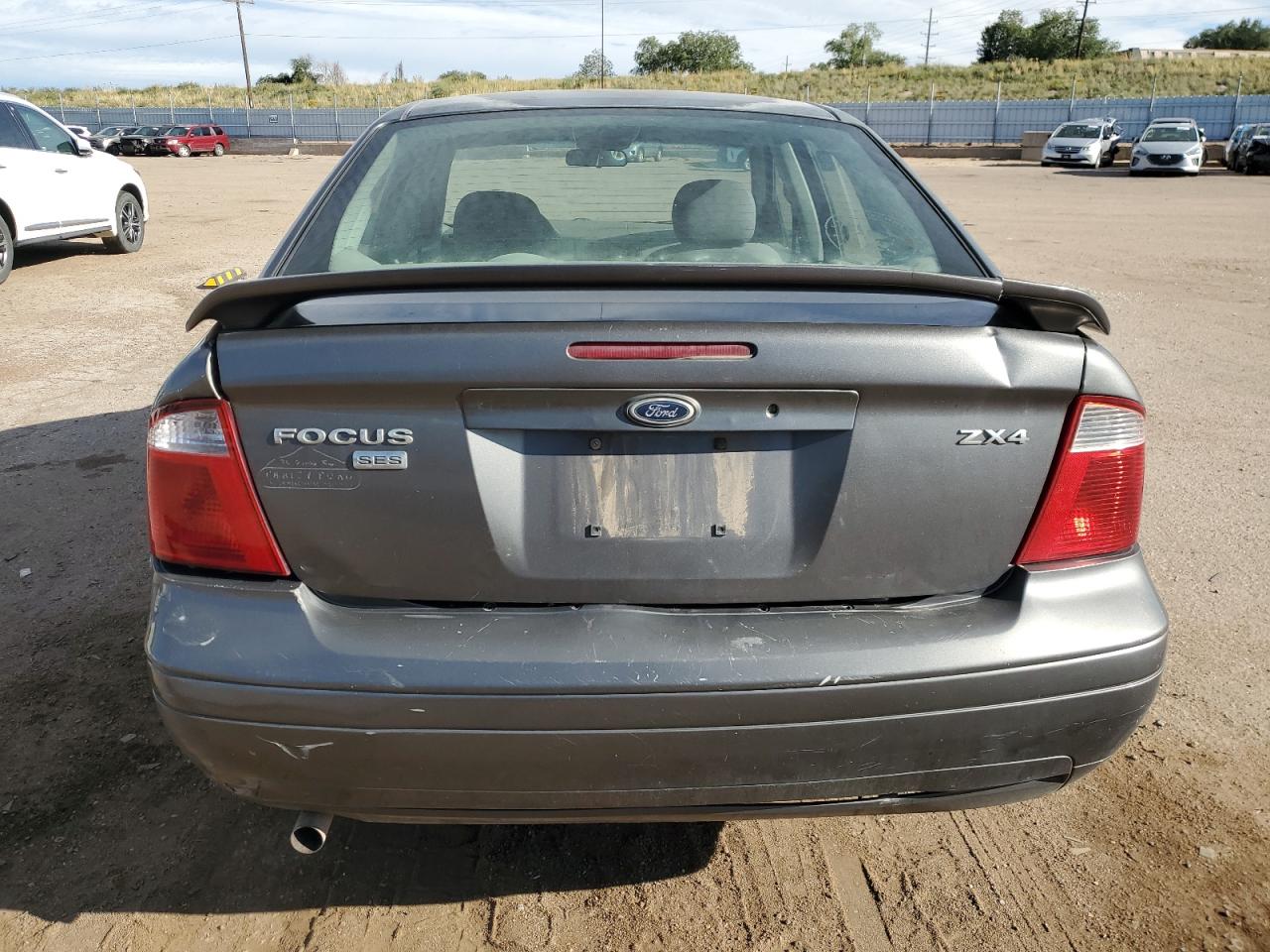 1FAHP34N25W115683 2005 Ford Focus Zx4