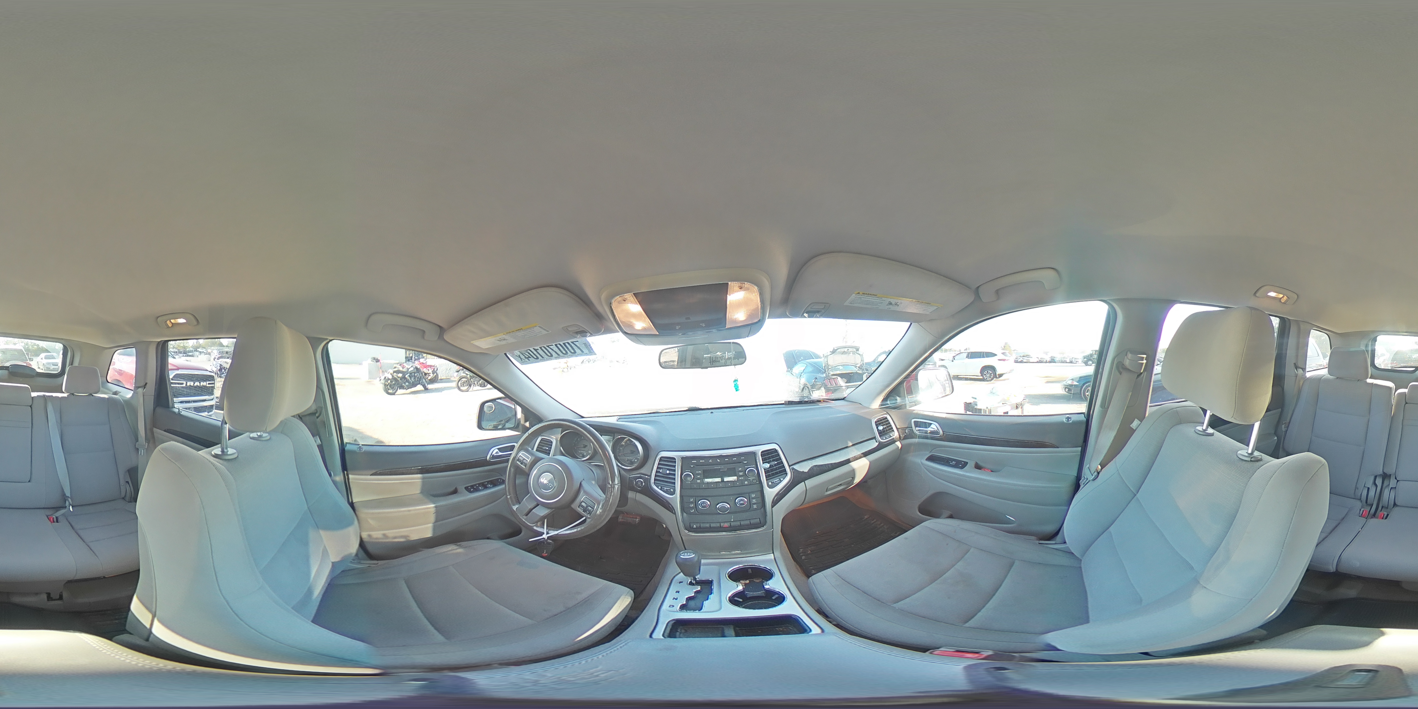 2011 Jeep Grand Cherokee - Image 13