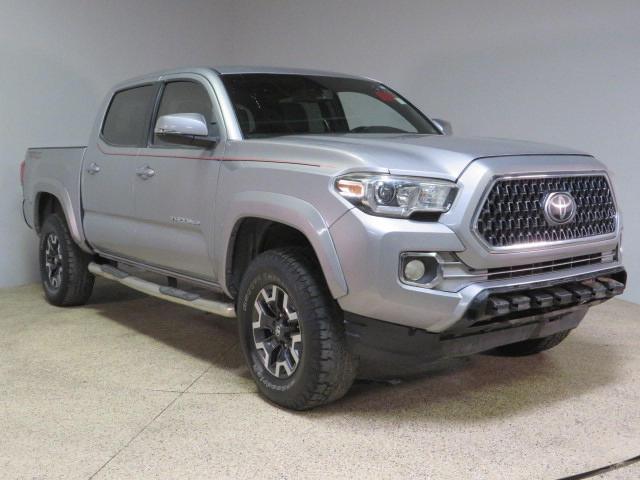  TOYOTA TACOMA 2019 Серебристый