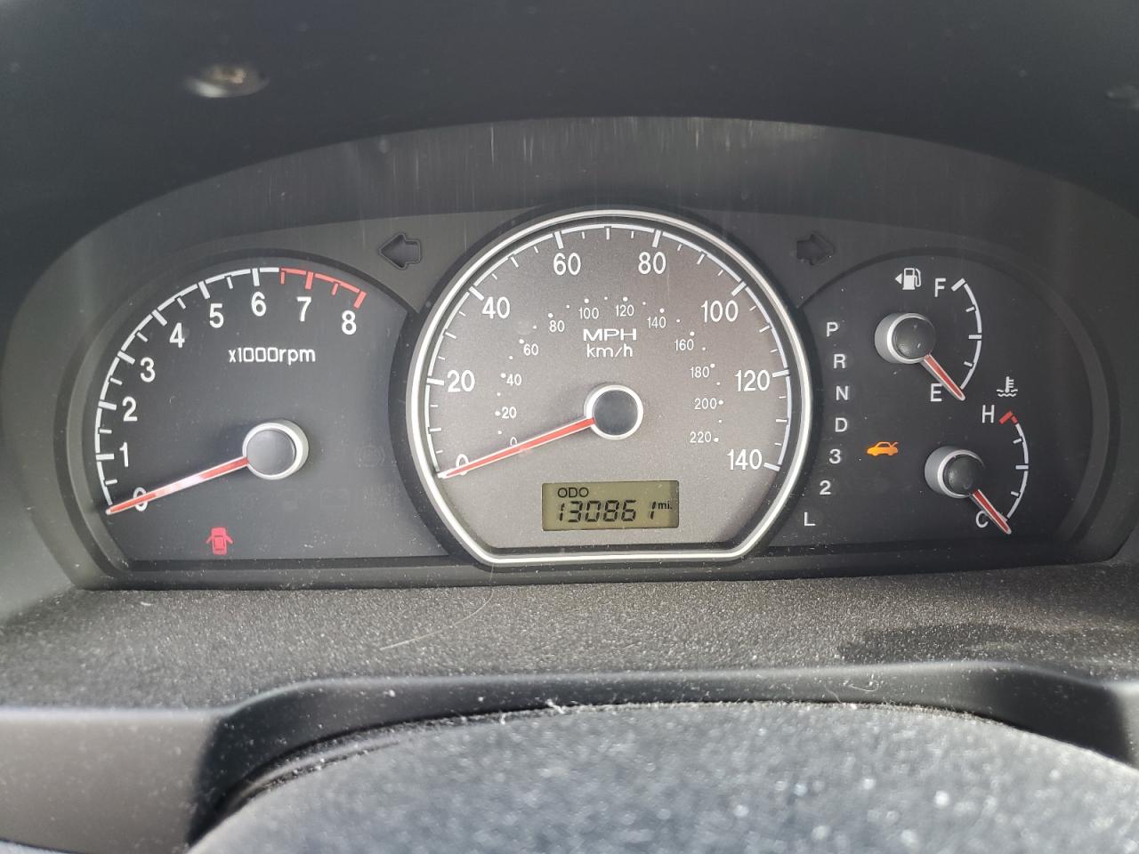 2008 Hyundai Elantra - Image 9