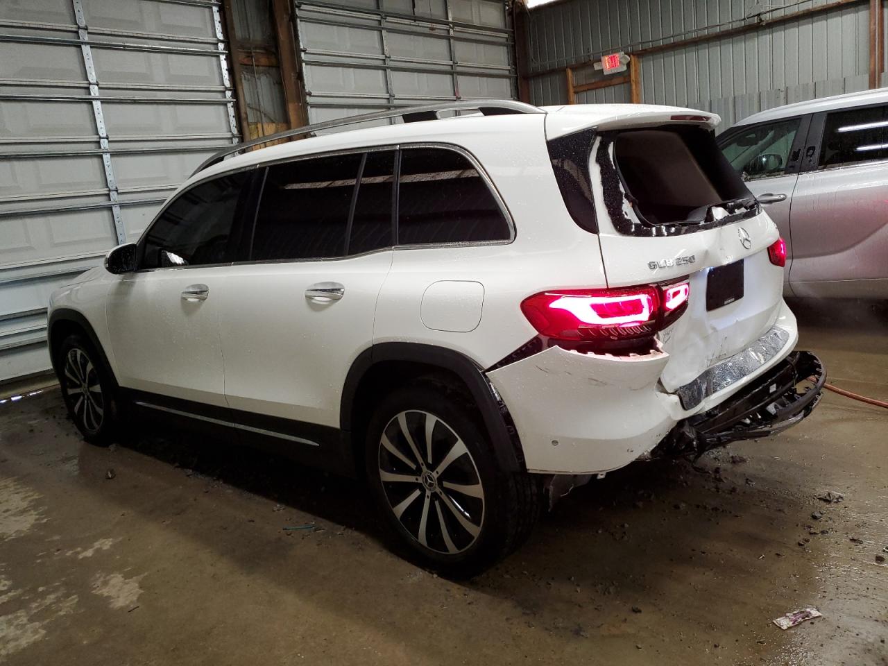2023 Mercedes-Benz GLB - Image 2