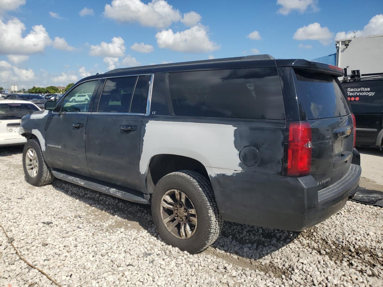 1GNSKHKC2JR356656 2018 Chevrolet Suburban K1500 Lt