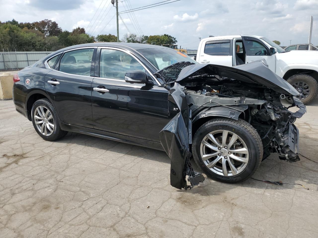 2018 Infiniti Q70 - Image 4