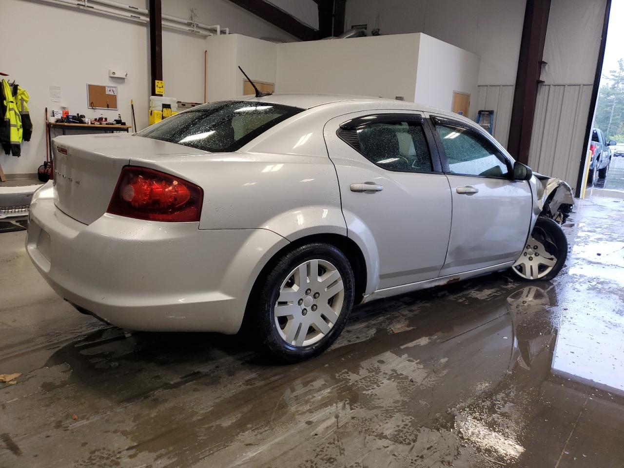 2012 Dodge Avenger - Image 3