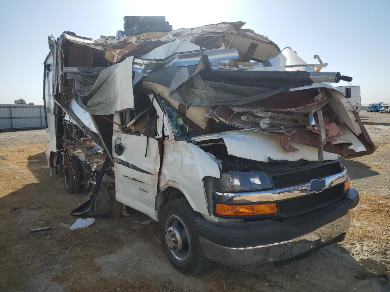 2015 Chevrolet Express - Image 1