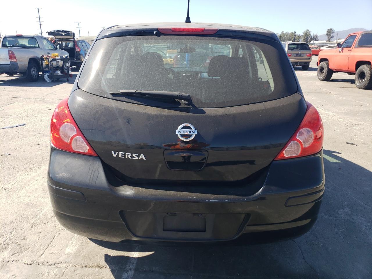 3N1BC1CP2BL411875 2011 Nissan Versa S