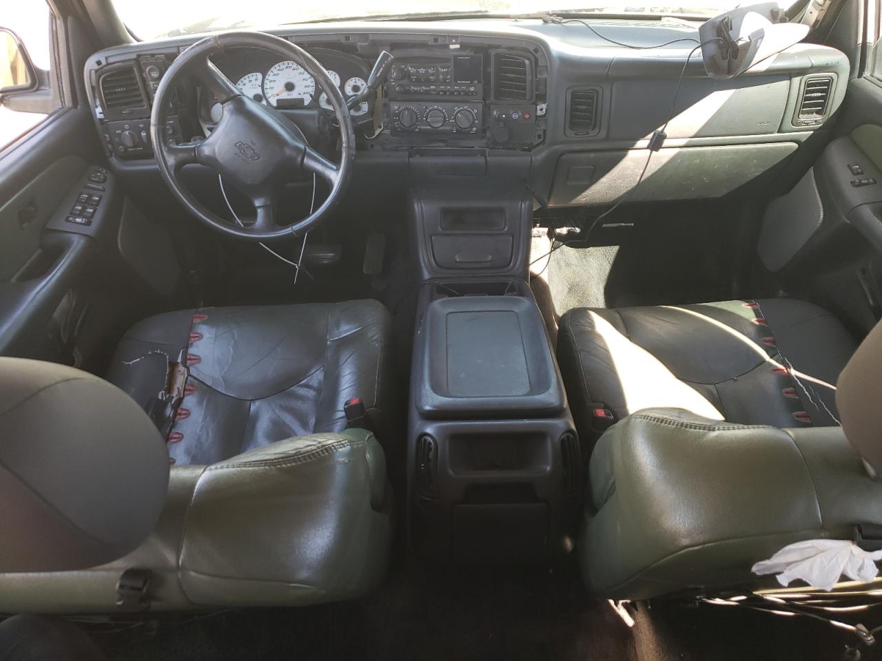 2002 Chevrolet Avalanche - Image 8