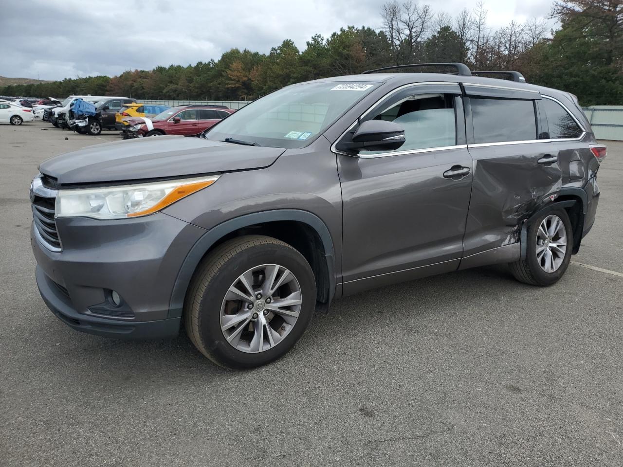 2014 Toyota Highlander Le VIN: 5TDBKRFH0ES041575 Lot: 72594294