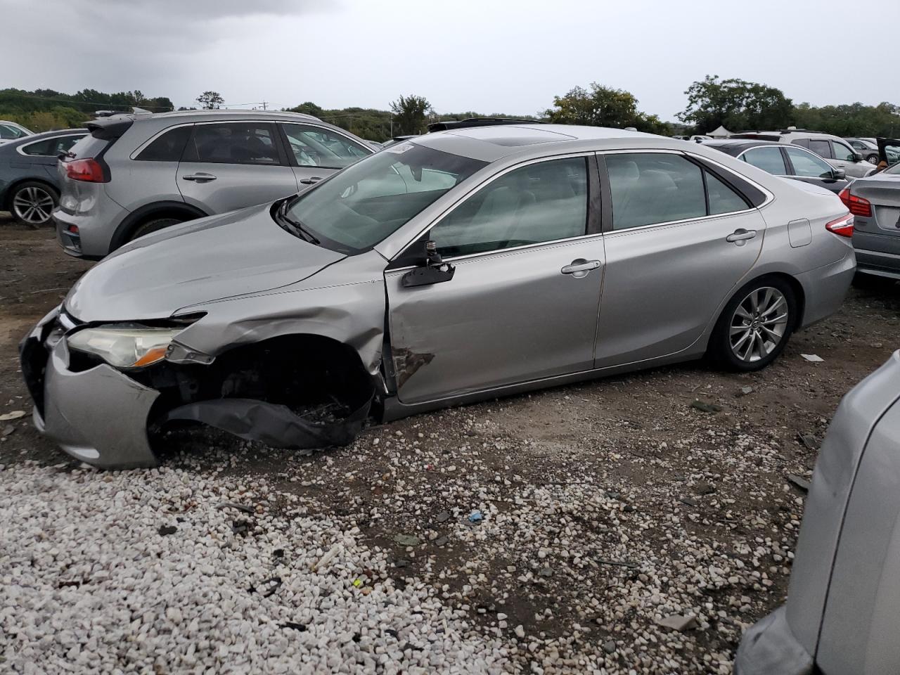 4T1BF1FK1FU963881 2015 TOYOTA CAMRY - Image 1