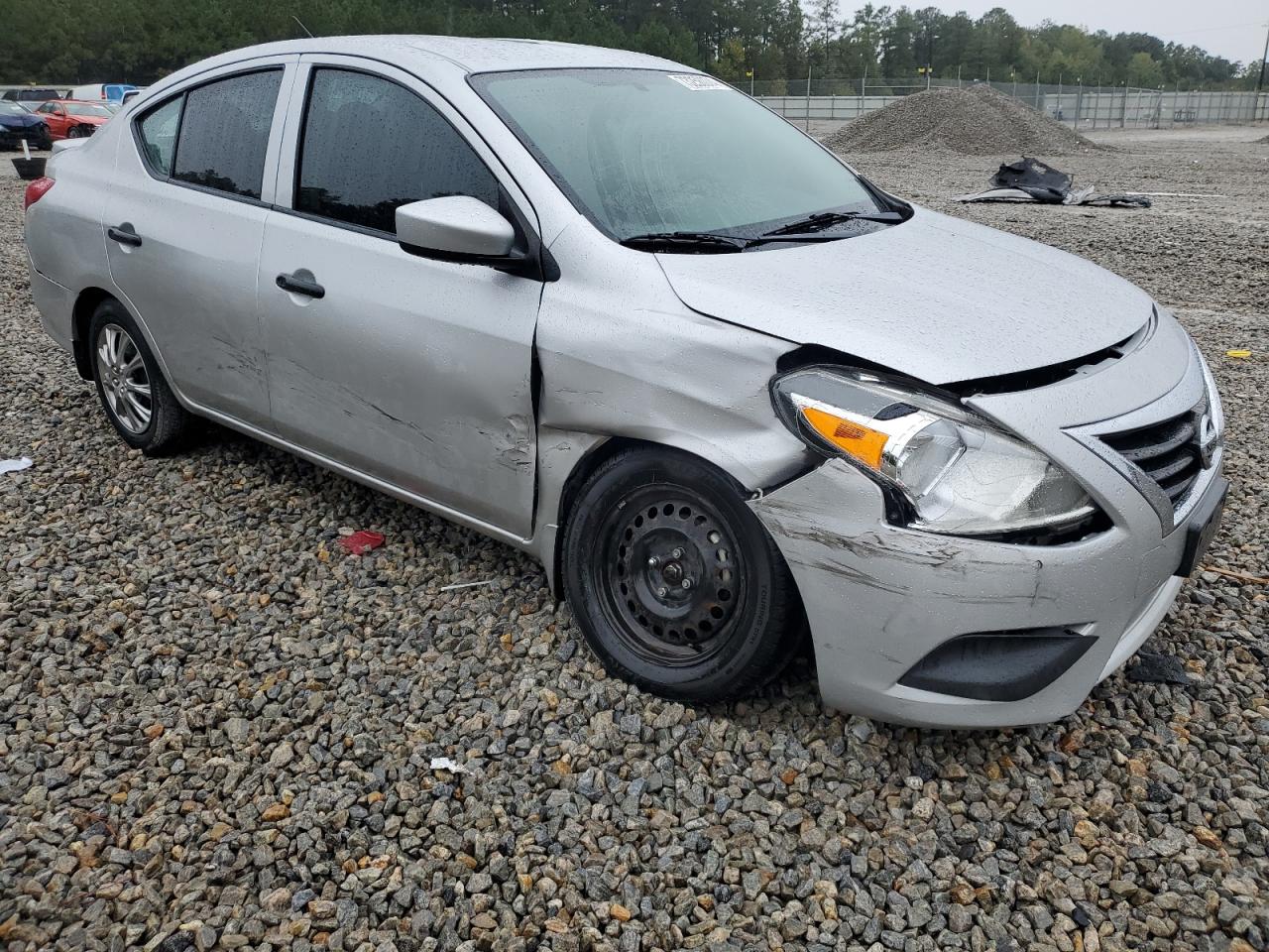 VIN 3N1CN7AP0JL800713 2018 NISSAN VERSA no.4