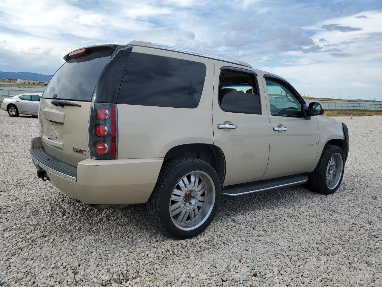 2007 GMC Yukon - Image 3