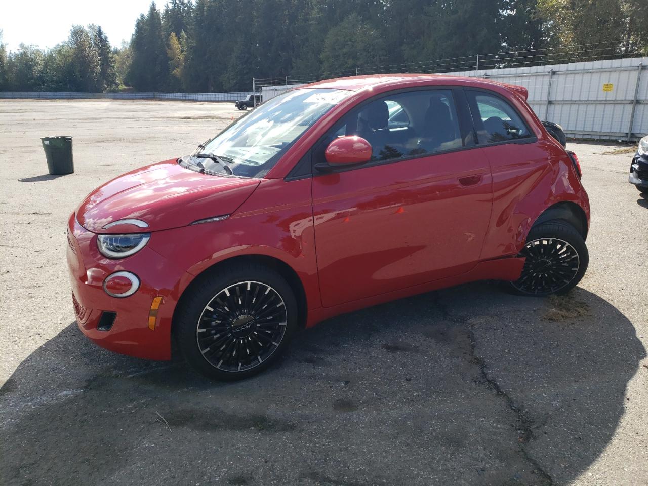 2024 Fiat 500 E Red VIN: ZFAFFAA44RX204389 Lot: 72464234