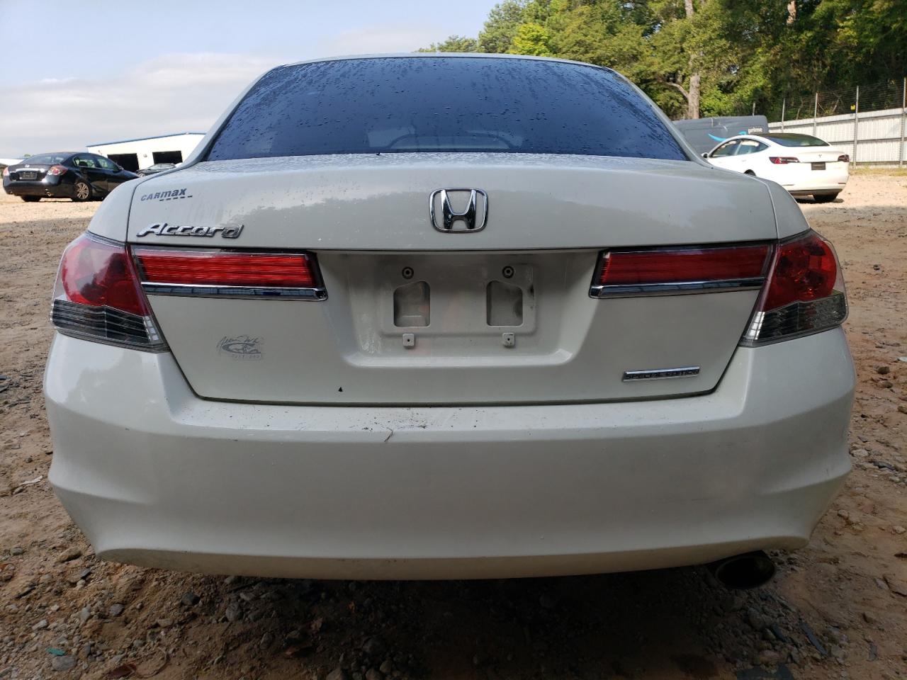 1HGCP2F64BA076111 2011 Honda Accord Se