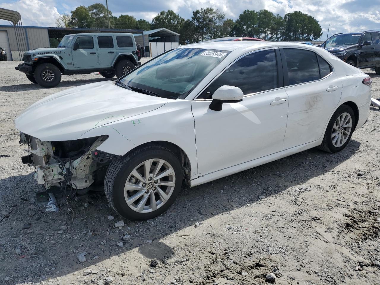 4T1C11AK3MU567569 2021 TOYOTA CAMRY - Image 1