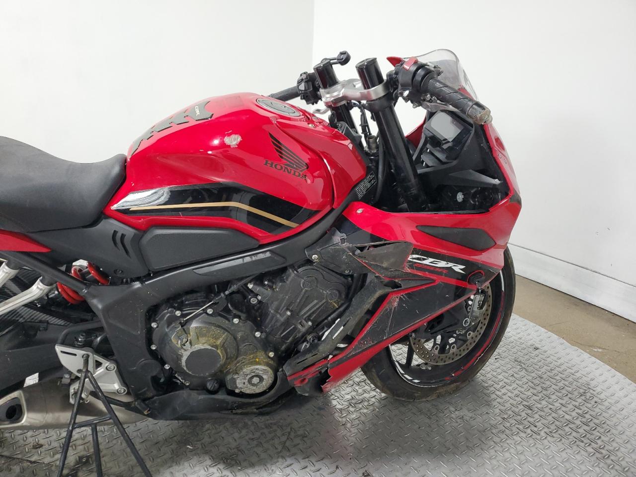 2023 Honda Cbr650 Ra VIN: MLHRH0159P5400384 Lot: 72334504