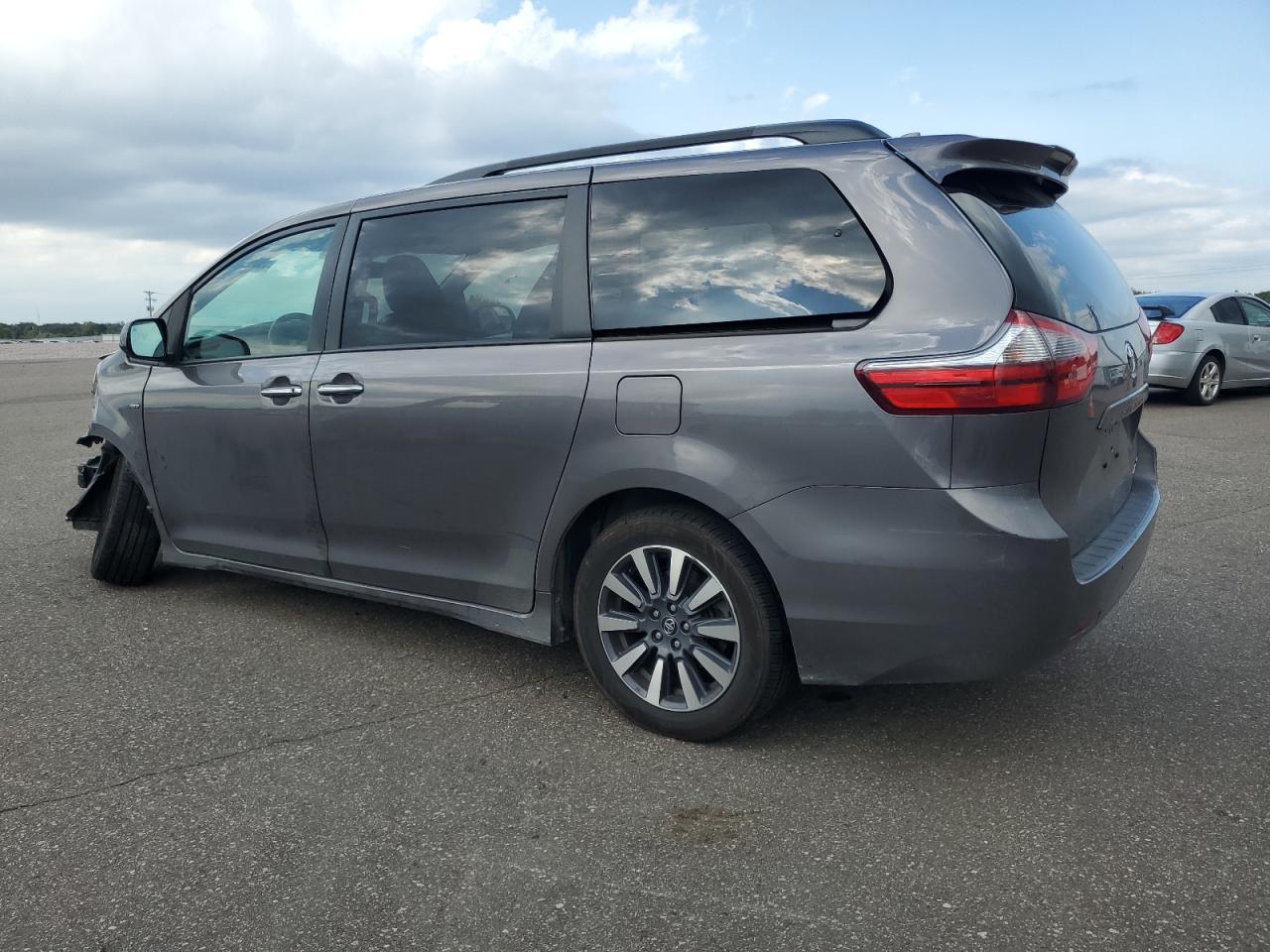 5TDDZ3DC1LS234761 2020 TOYOTA SIENNA - Image 2