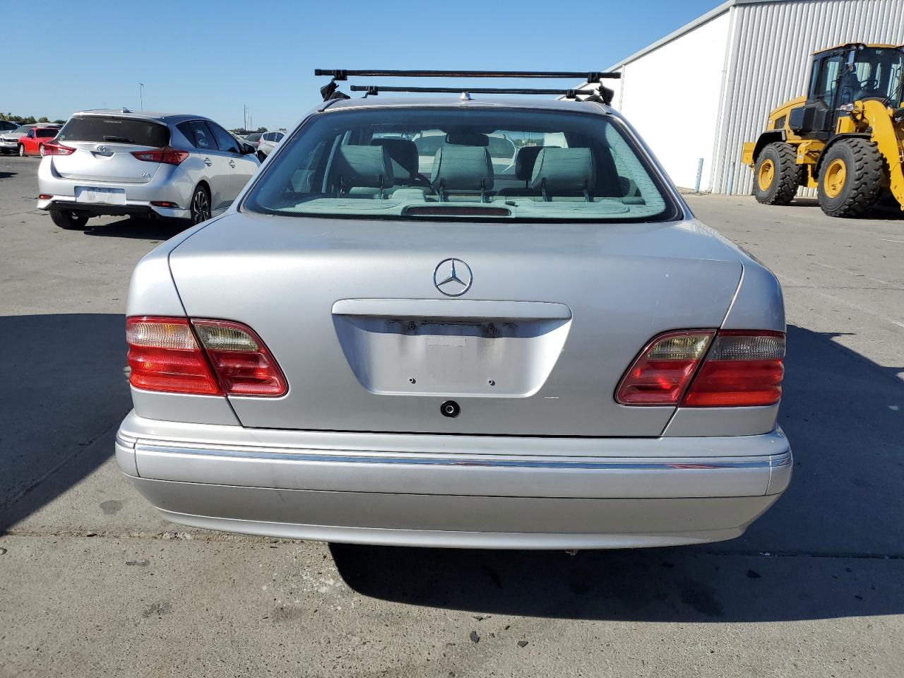 WDBJF65JXYB117896 2000 Mercedes-Benz E 320