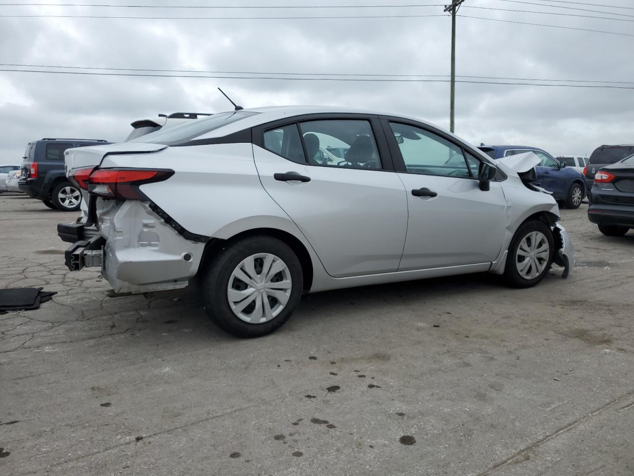 2021 Nissan Versa - Image 3