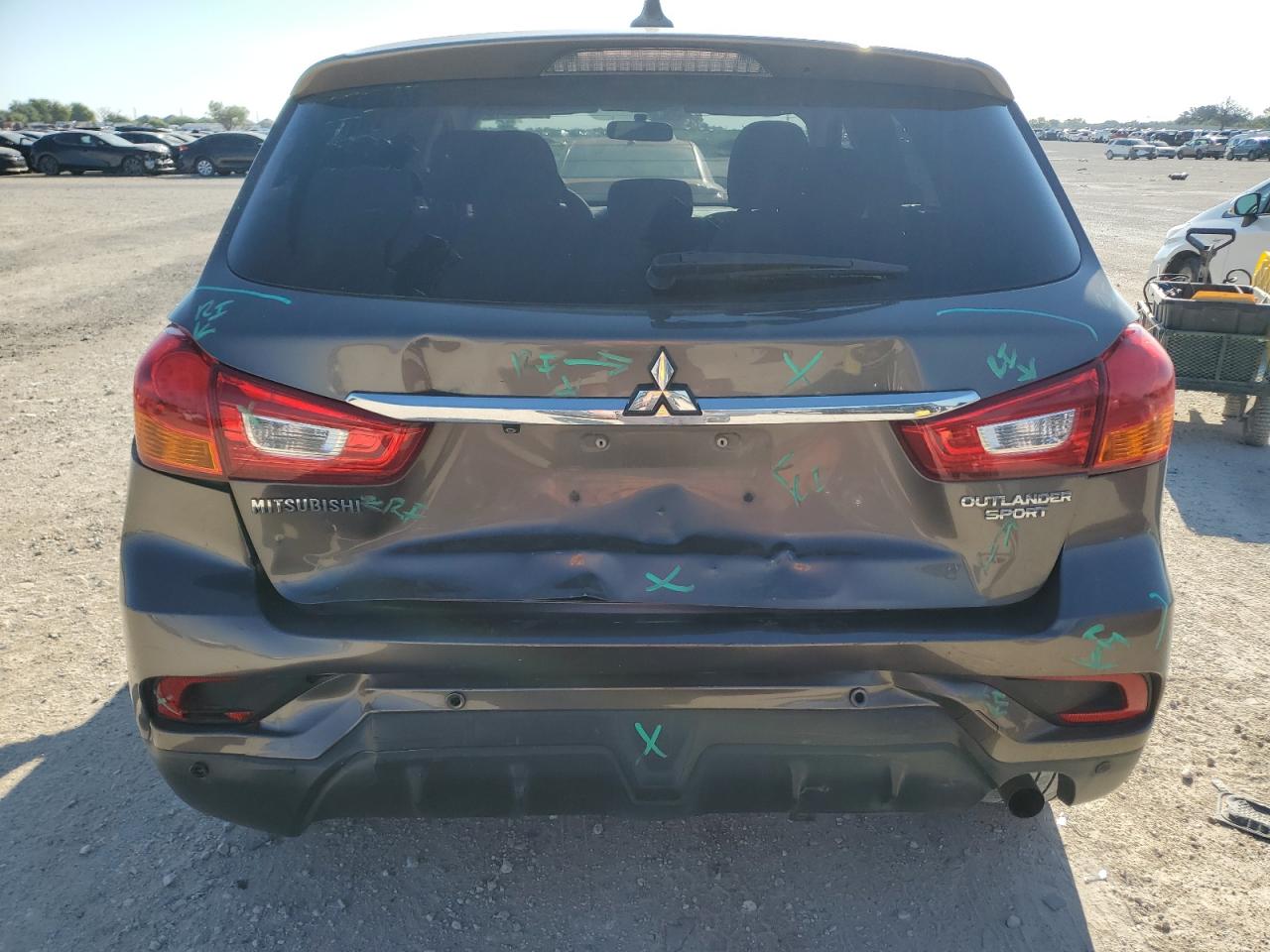 JA4AP3AU2JU023495 2018 Mitsubishi Outlander Sport Es