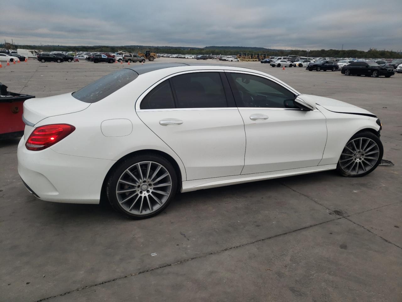 VIN 55SWF4JB7FU085783 2015 MERCEDES-BENZ C-CLASS no.3