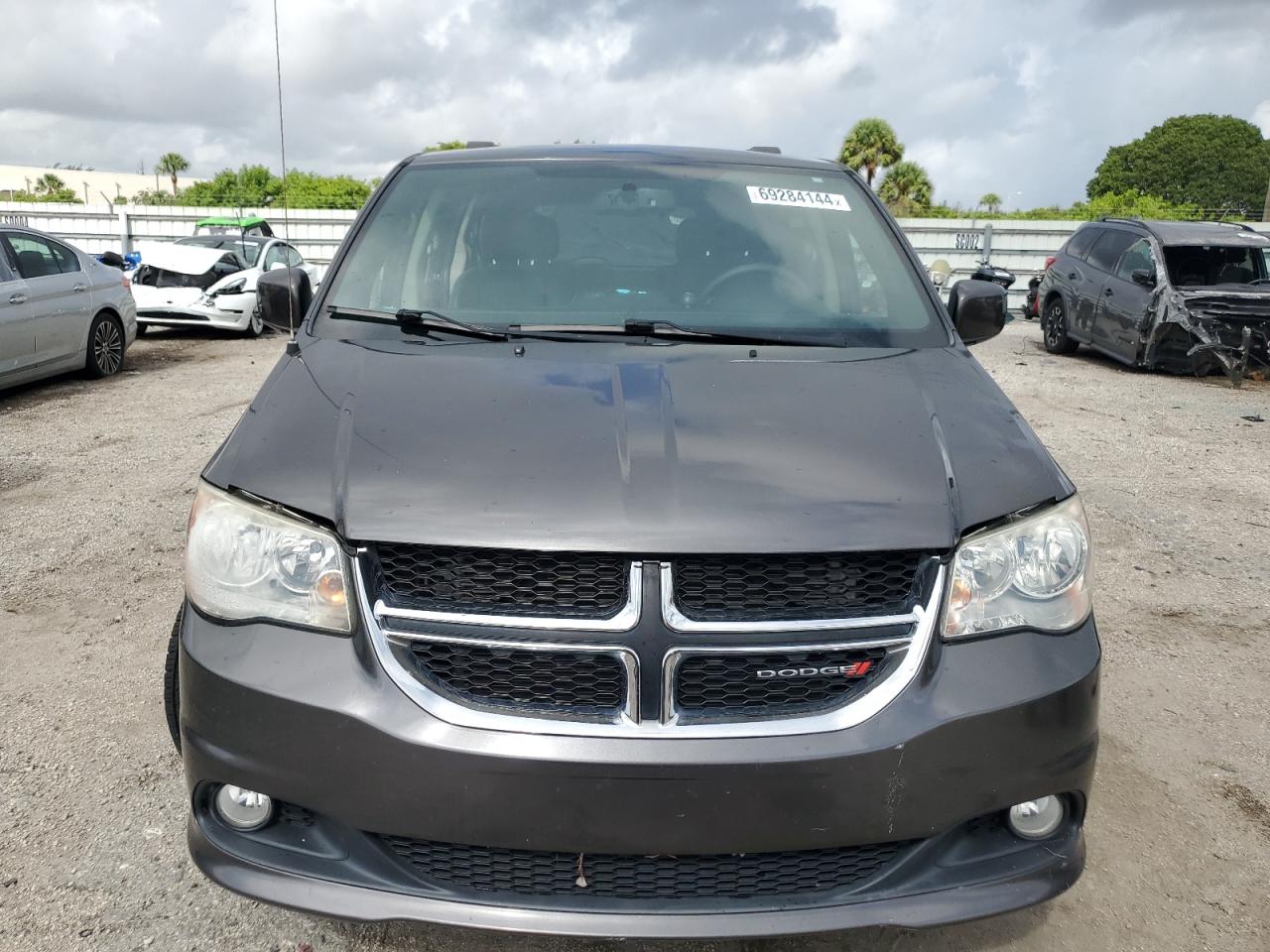 2017 Dodge Grand Caravan Sxt VIN: 2C4RDGCG2HR554574 Lot: 69284144