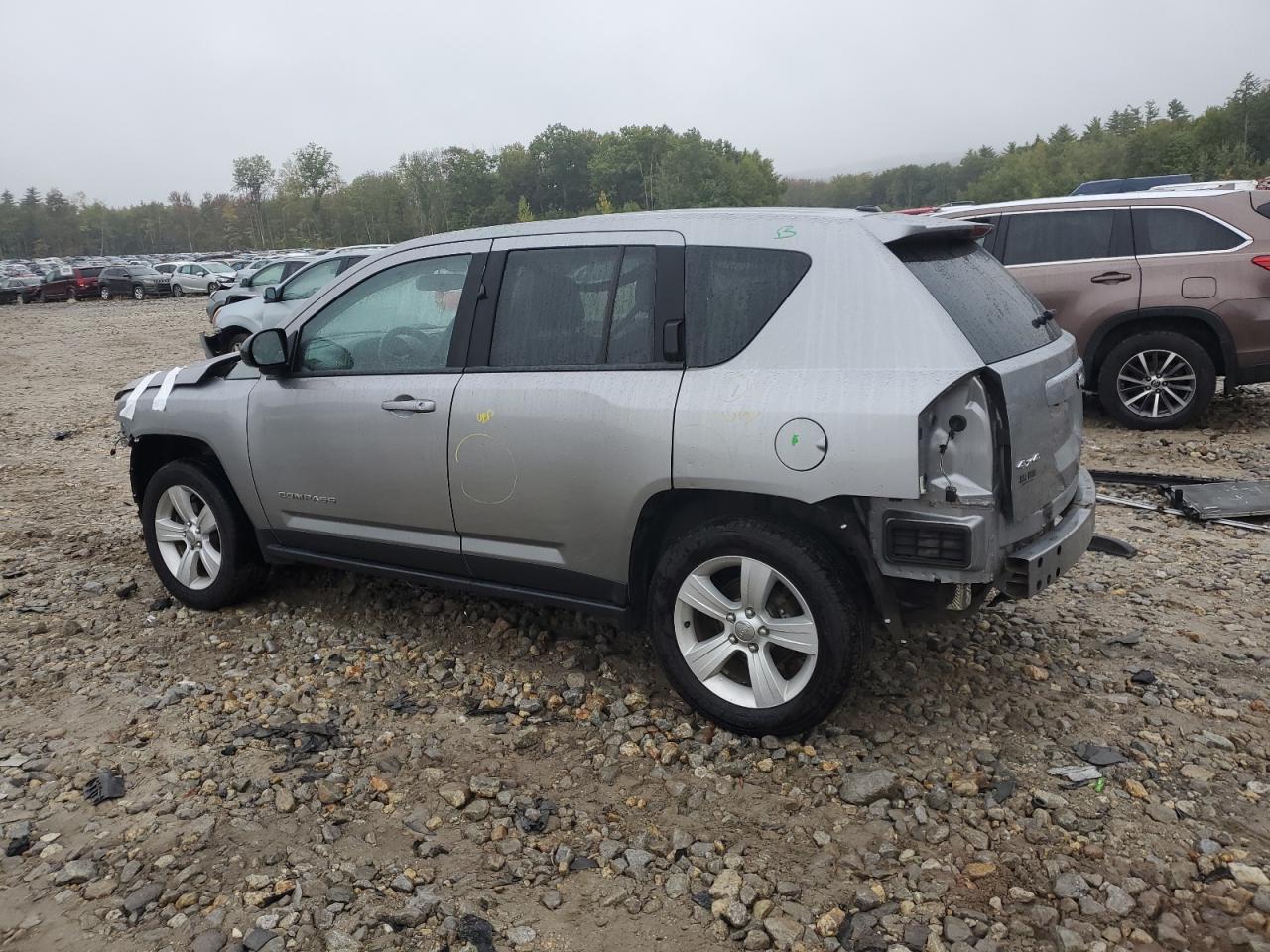 2016 Jeep Compass - Image 2