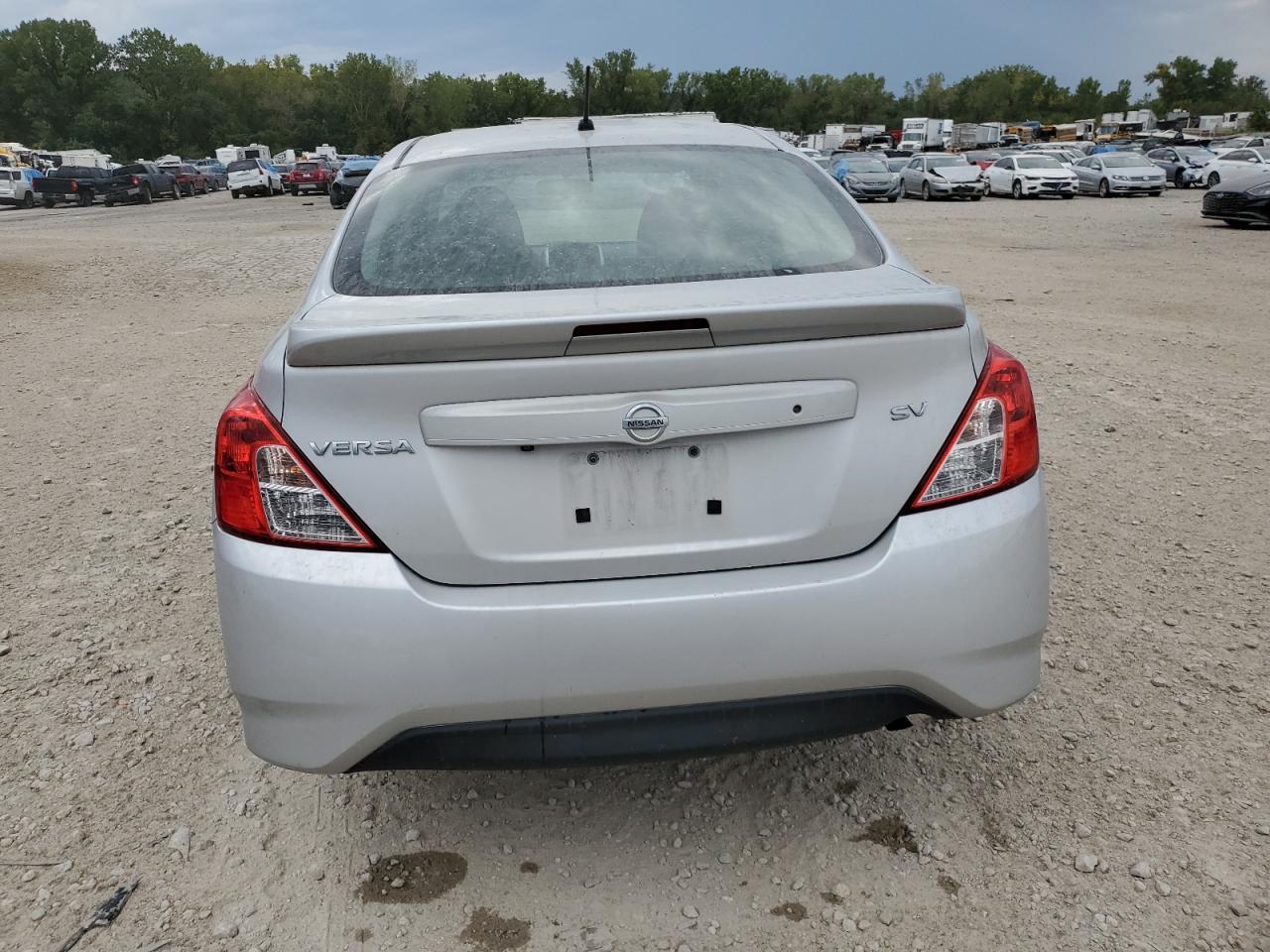 2018 Nissan Versa S VIN: 3N1CN7AP8JL885350 Lot: 71944254