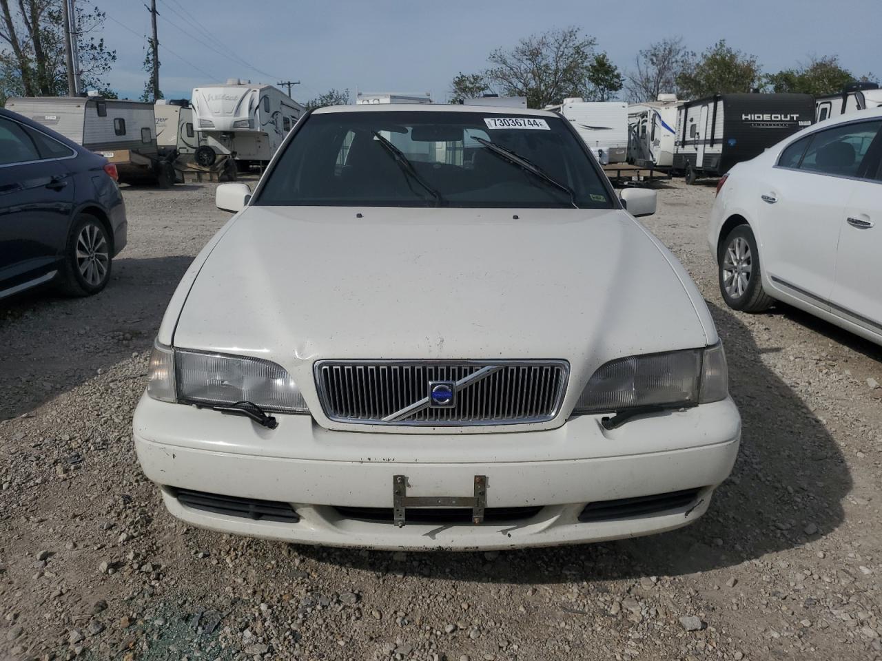 2000 Volvo V70 - Image 5
