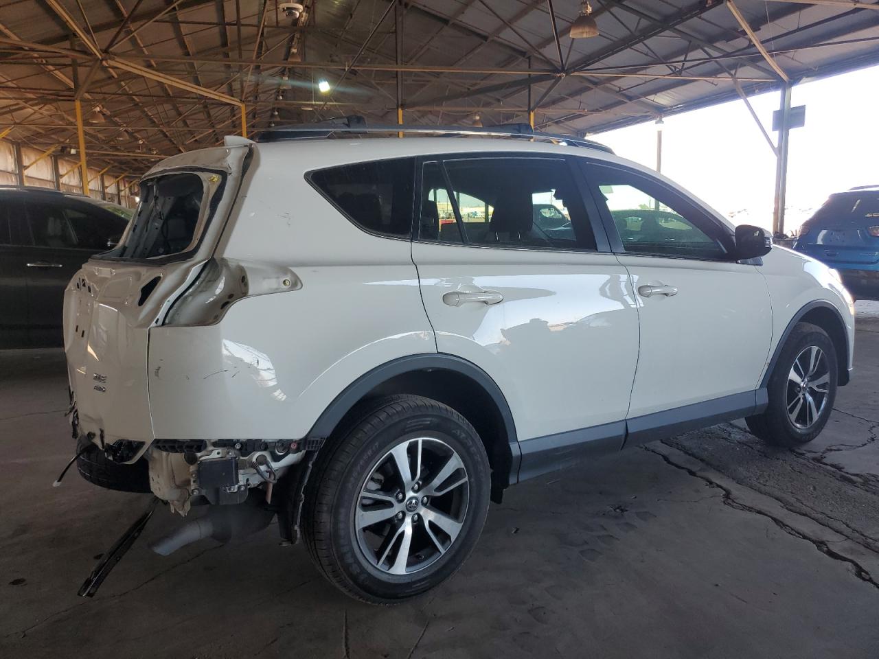 VIN JTMRFREV4HJ171807 2017 TOYOTA RAV4 no.3