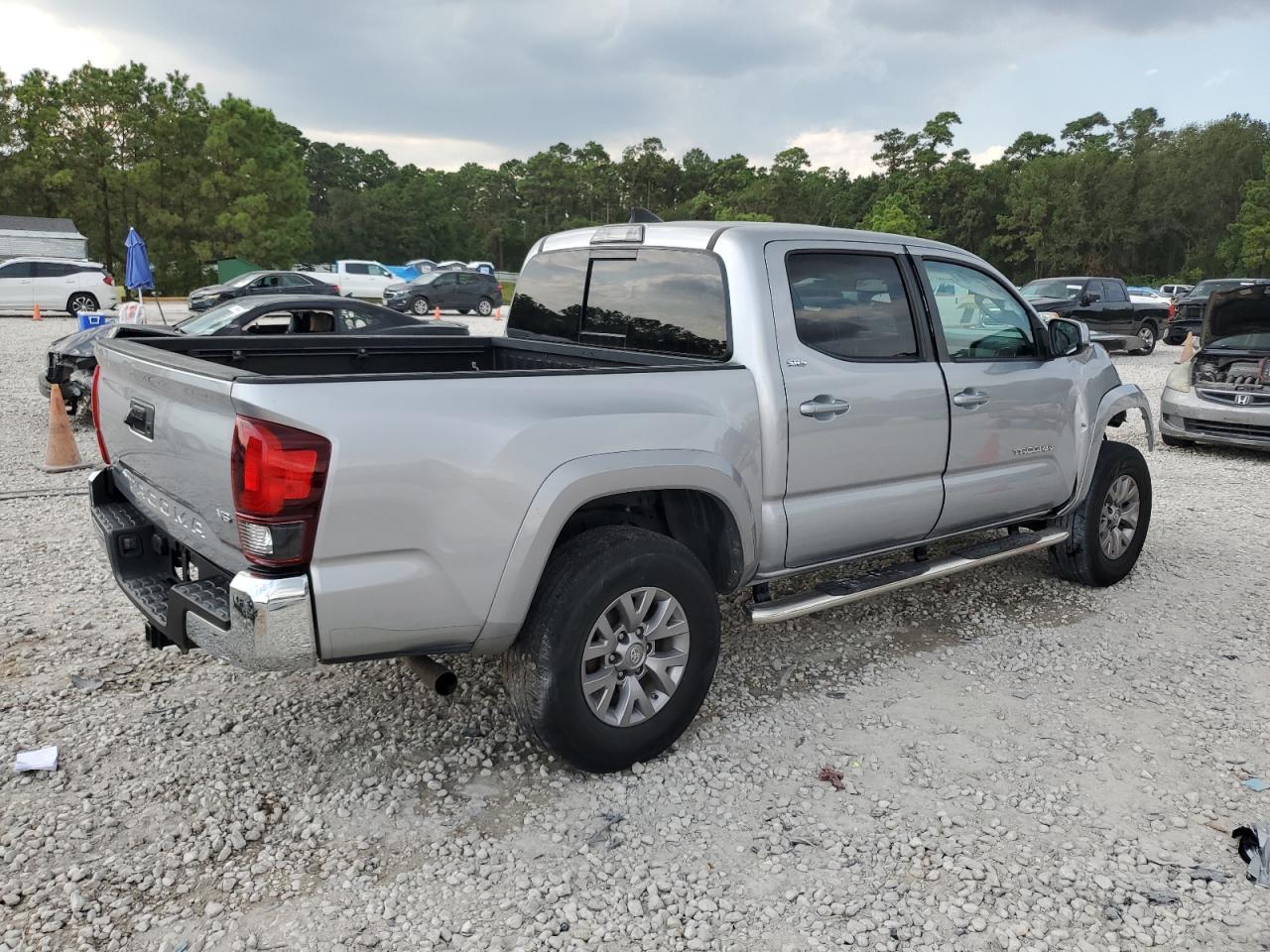 2018 Toyota Tacoma - Image 3