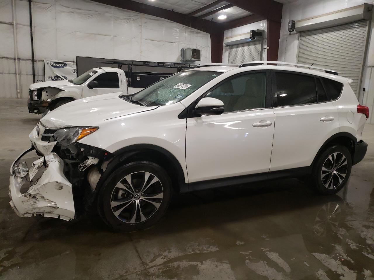 2T3YFREV9FW143804 2015 TOYOTA RAV 4 - Image 1