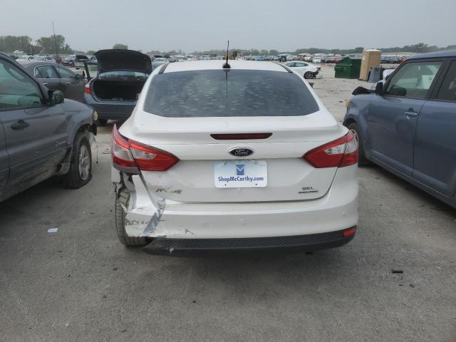 Sedans FORD FOCUS 2012 White