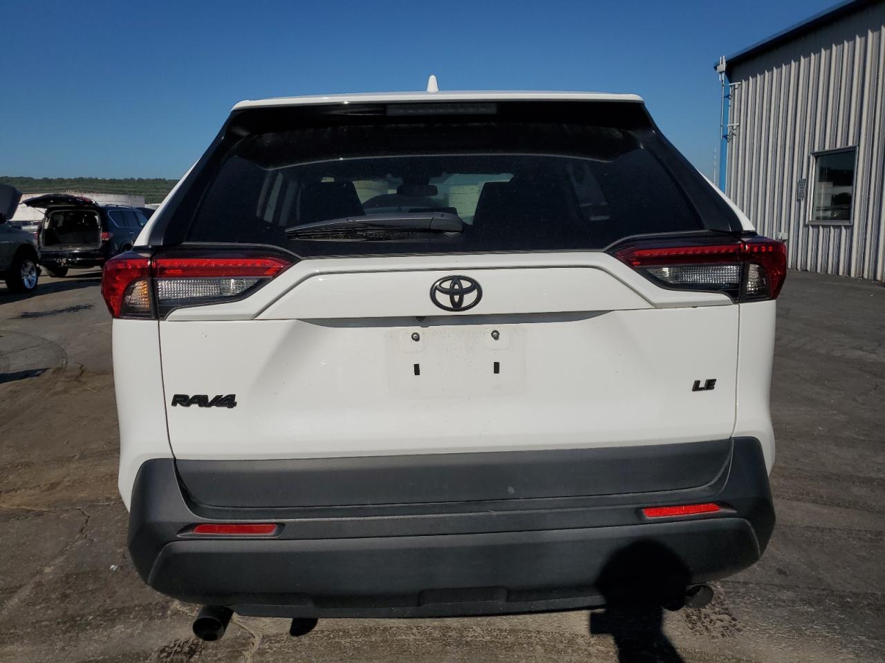 2T3H1RFV5MC152821 2021 Toyota Rav4 Le