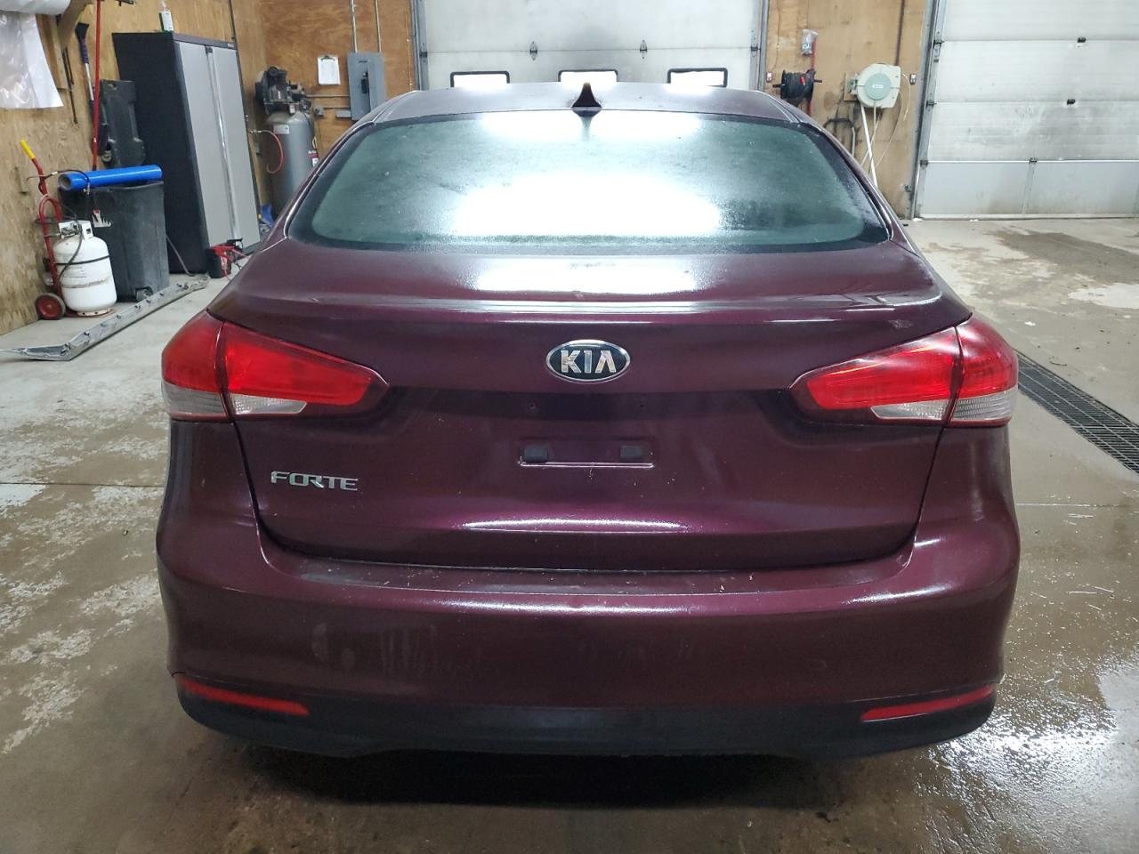 2018 Kia Forte Lx VIN: 3KPFK4A72JE276373 Lot: 71586924