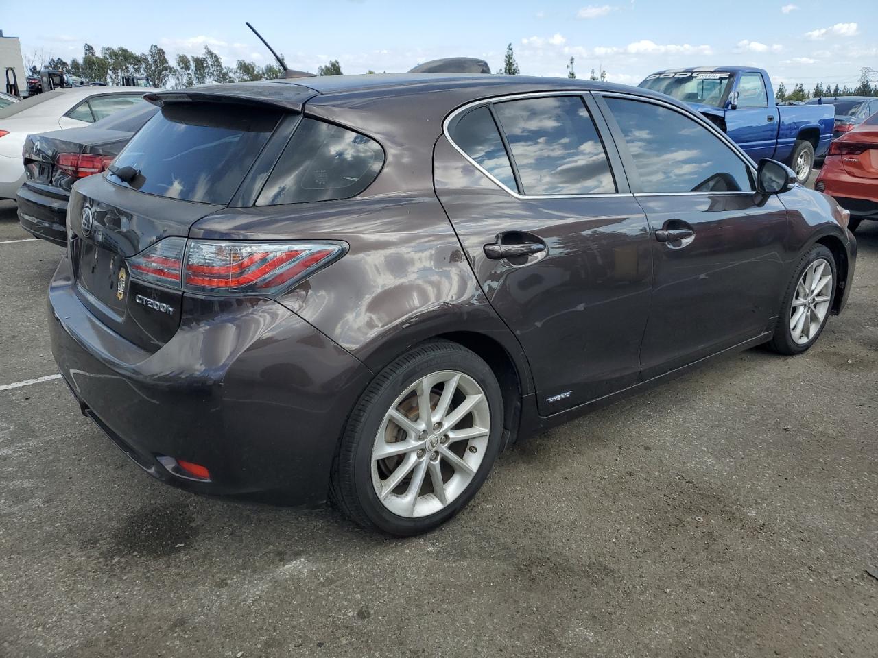 VIN JTHKD5BH0D2142029 2013 LEXUS CT 200 no.3