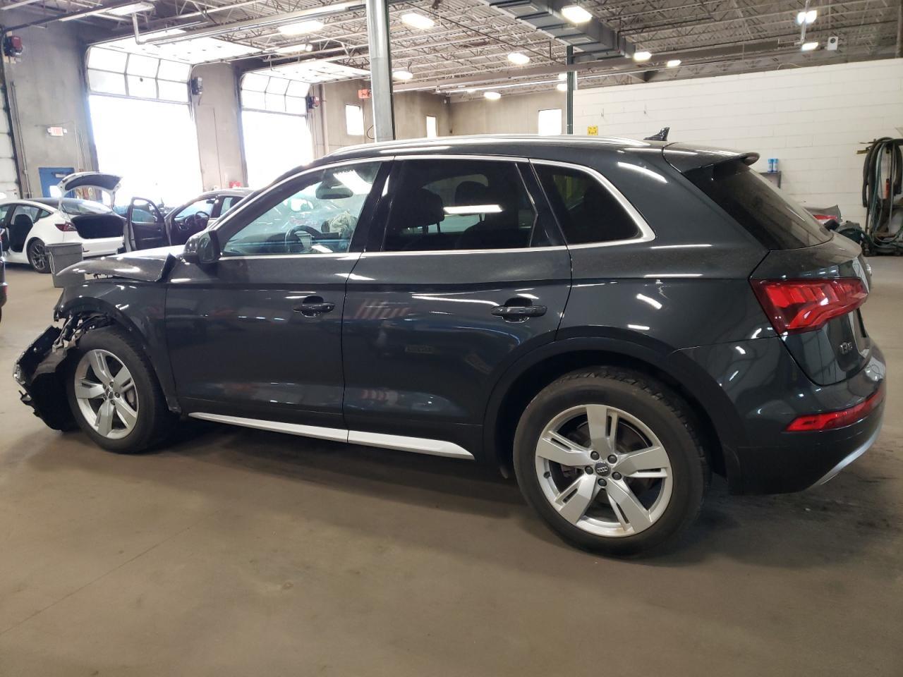 WA1BNAFY1J2017791 2018 AUDI Q5 - Image 2