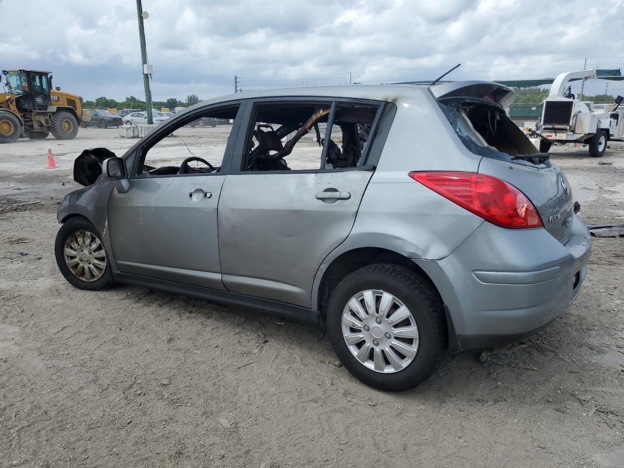 2009 Nissan Versa - Image 2