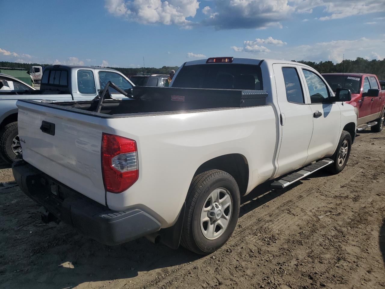 5TFUM5F16KX083995 2019 Toyota Tundra Double Cab Sr