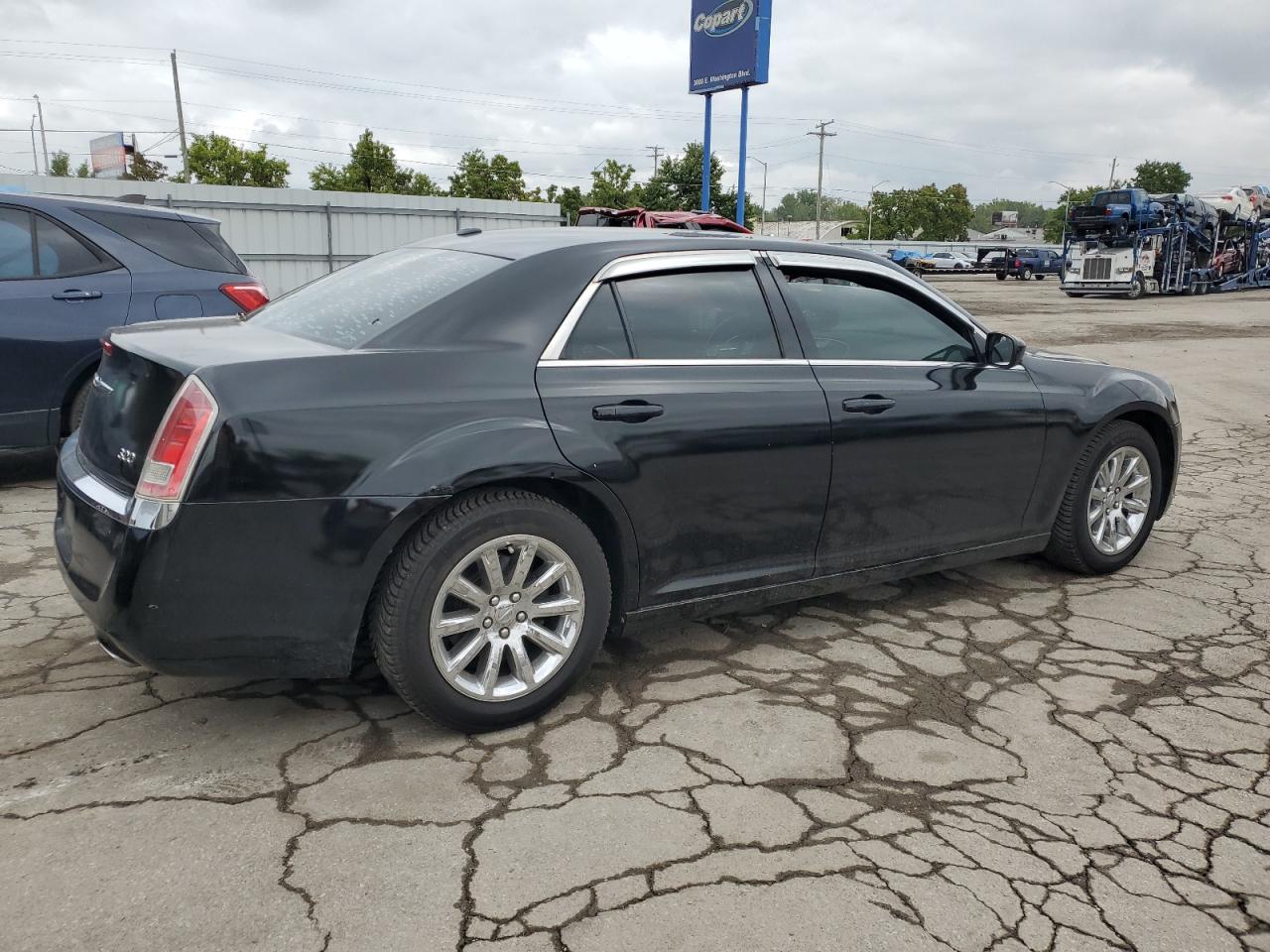 2014 Chrysler 300 - Image 3
